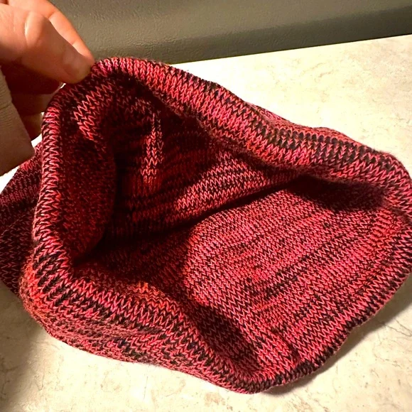 PINK VS Adult Knit Beanie - Picture 4 of 4